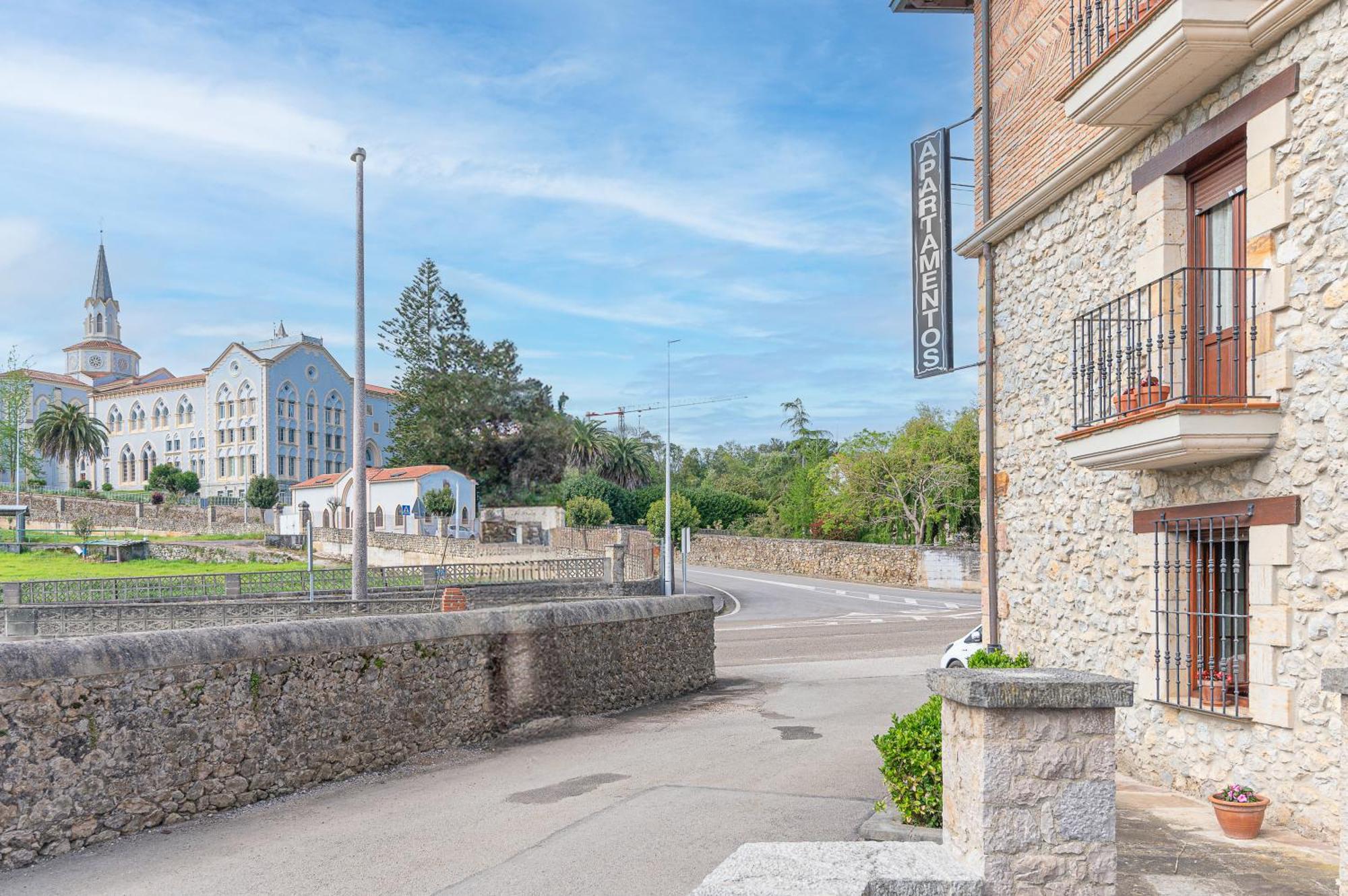 Apartamentos El Cruce De Moraton Cóbreces Exteriör bild